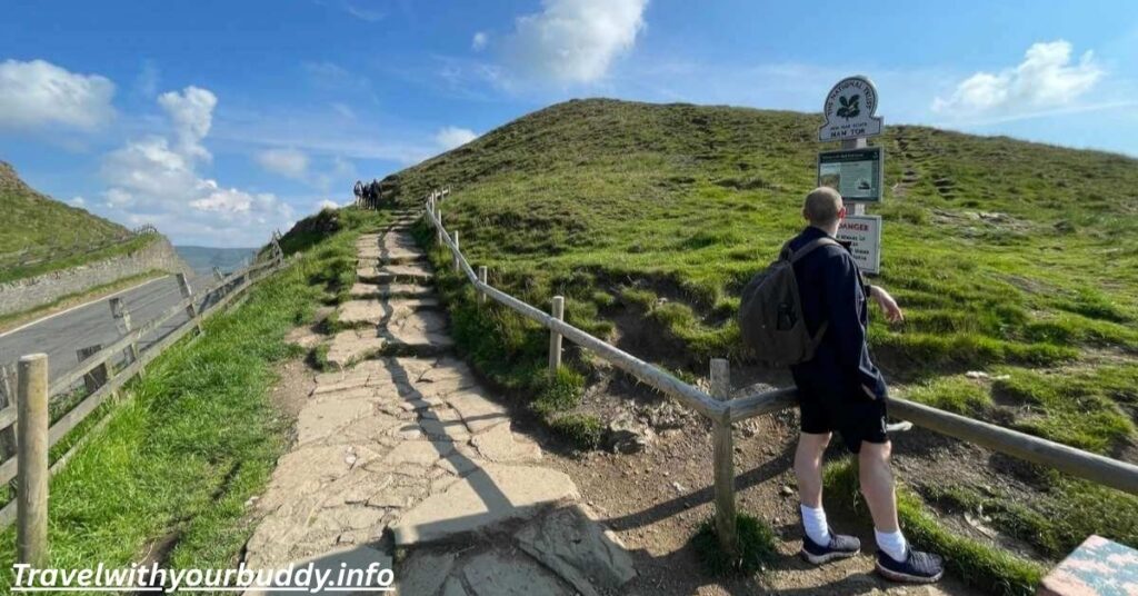 How long does it take to walk up Mam Tor?